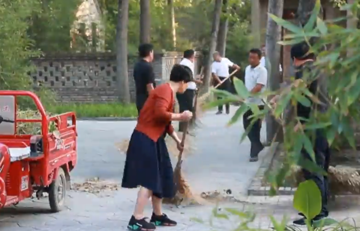 河南兰考：党组织领着干，干部抢着干，群众比着干