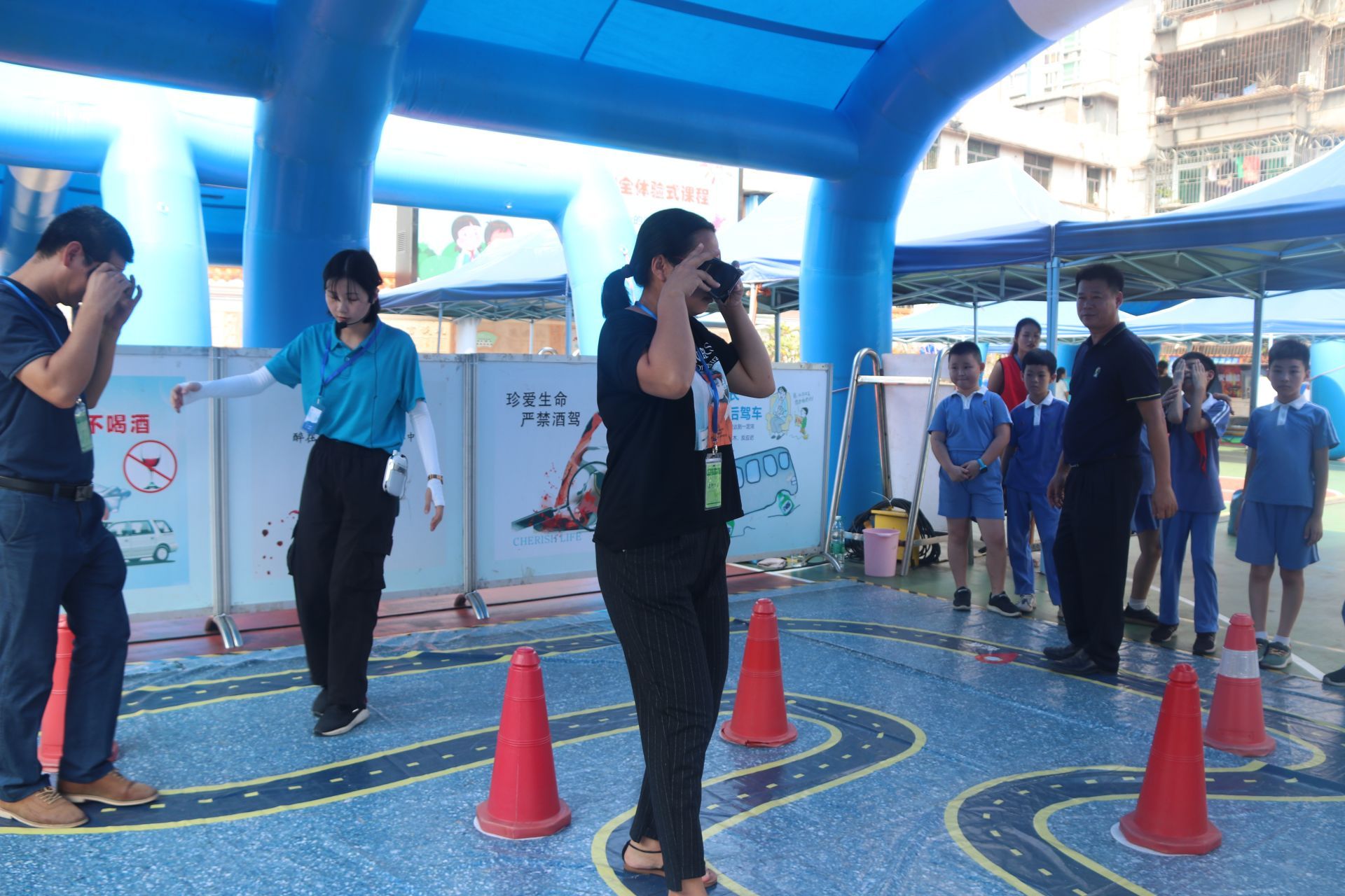 创新安全教育模式、构建平安和谐校园——翠锦社区举办水田小学体验式安全教育活动