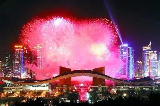 庆祝中华人民共和国成立70周年  深圳将举办群众文艺晚会和焰火晚会