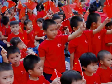激情飞扬，为您欢歌！深圳实验幼儿园萌娃为祖国妈妈庆生