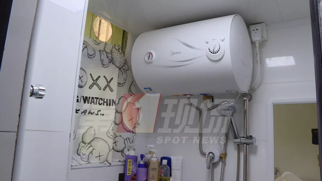 深圳女子在单身公寓内洗澡，3名陌生男子突然开锁进入房间！