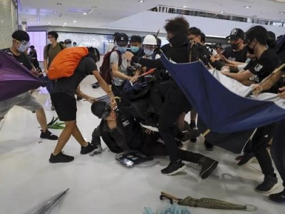 香港民航业七工会谴责示威者：堵机场要挟政府“极度自私”