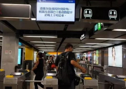 注意！港铁今晚10点提前结束运营