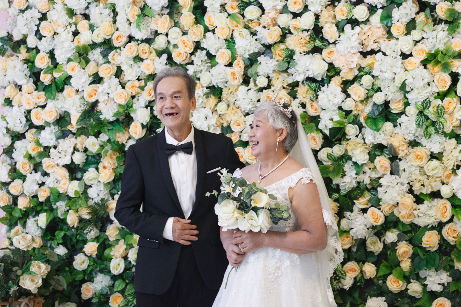 重返20岁！东莞8对长者夫妇重温美好时刻