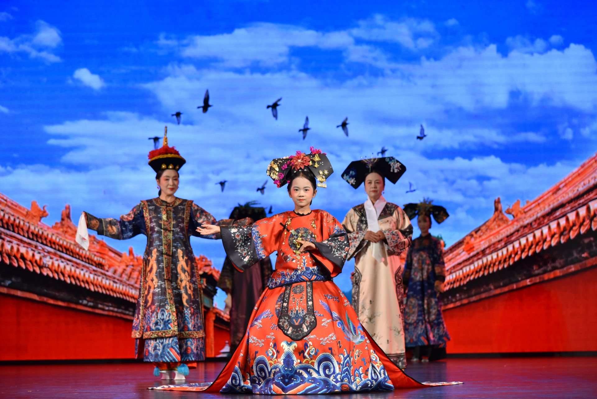穿越时空的演出！《箜篌夜画 沙舞敦煌》在东莞精彩上演