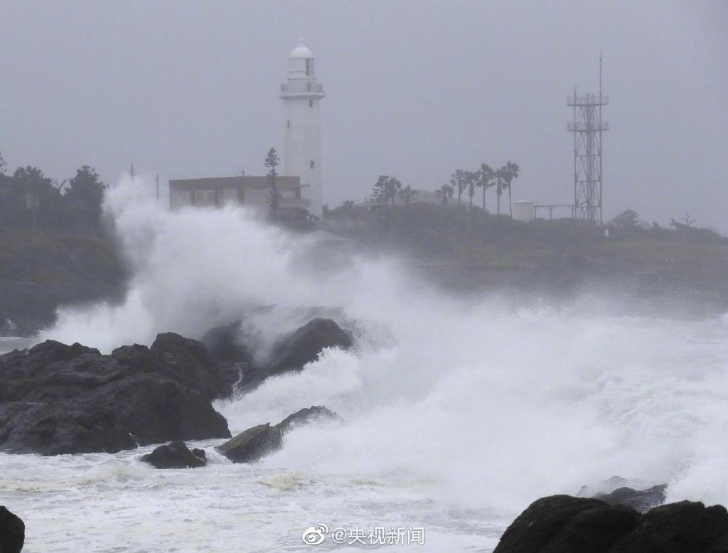 强台风“海贝思”吹袭日本已造成21人死亡 核辐射垃圾被冲入河中 
