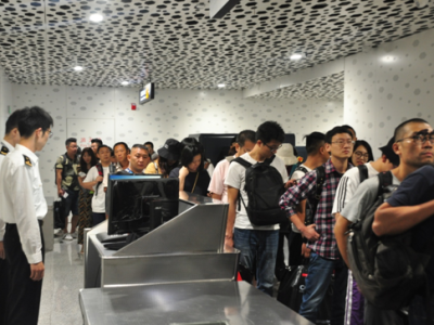 “经深飞”通关时间压缩一半！深圳机场启用国际中转厅