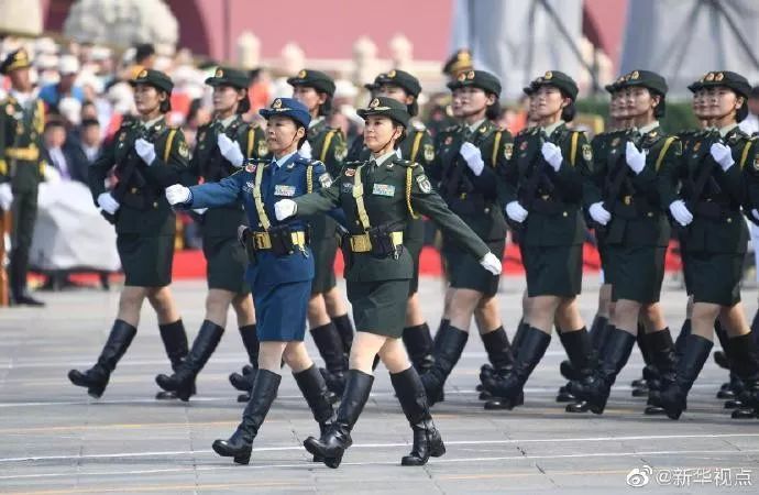 国庆大阅兵，这些“首次”燃爆了！