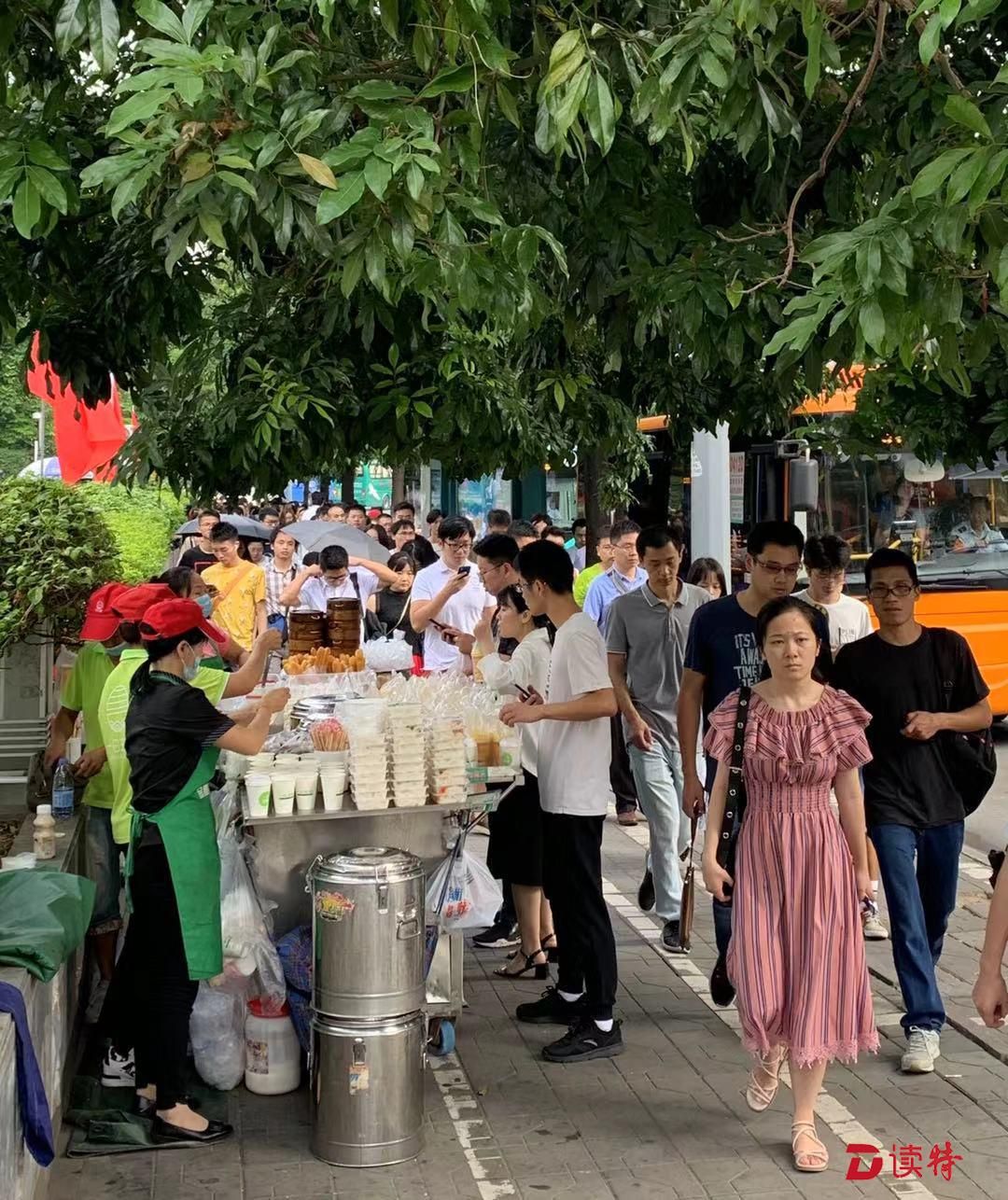 南山高新科技园早餐摊位脏乱差？记者去实地走访了