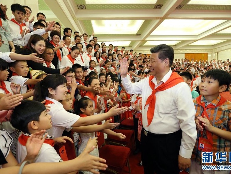 习近平致信祝贺中国少年先锋队建队70周年