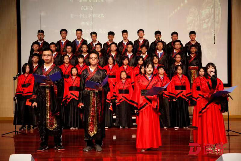 布高学子诗词吟诵献礼祖国，争做新时代文明青年！