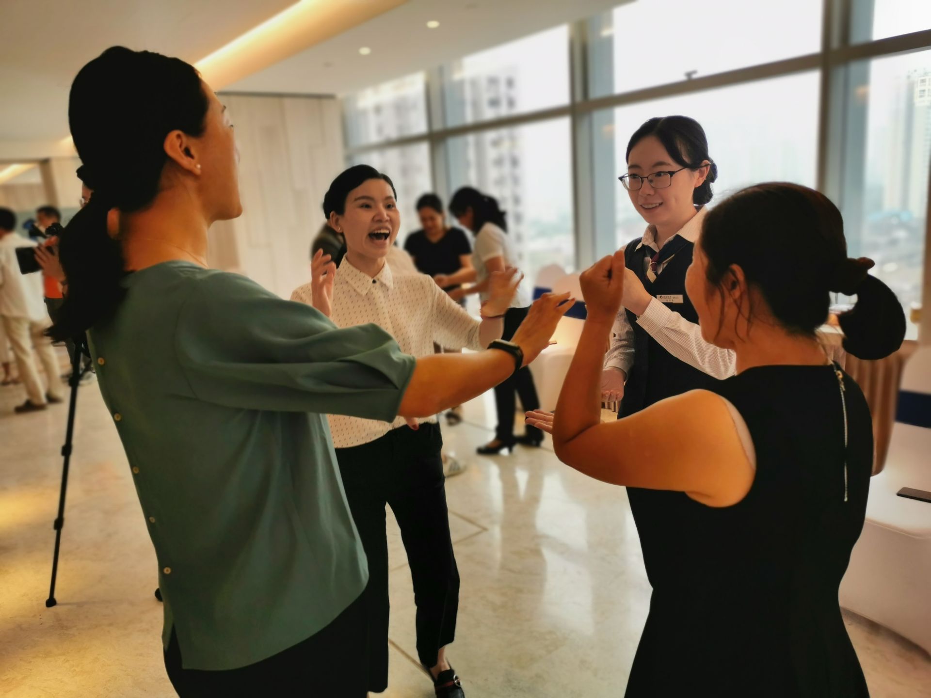 释放职场压力！桂园街道开展“倾听心灵的声音”主题服务活动
