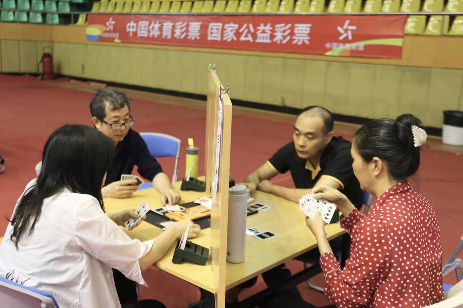 “牌”兵布阵魅力上演！东莞市运会桥牌赛完满落幕  