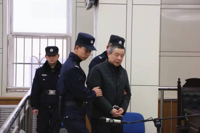涉嫌受贿超千万，西安交大原副校长张汉荣贪腐案开庭