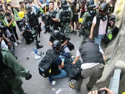 定罪！香港16岁中学生哭了