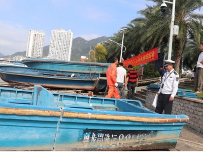 重拳出击！深圳公开销毁41条非法捕捞船舶