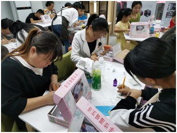 小印章刻出大情怀 公明街道橡皮印章刻制活动获好评 