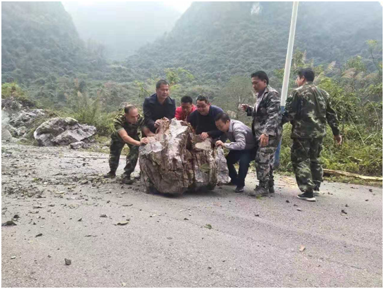 一方有难，八方支援！龙岗区赴靖西扶贫工作队参与地震救灾