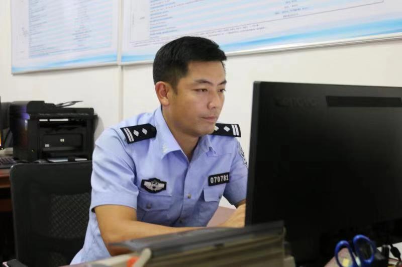 每日警星｜熊磊：尽最大可能为群众减少损失