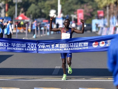 2019深圳宝安国际马拉松举行，赛事引入AI技术记录选手冲线瞬间