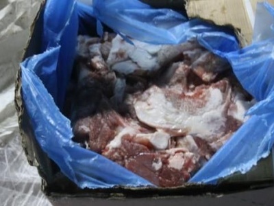 你吃的猪软骨、猪耳、鸡爪等可能是走私肉！10吨走私冻品被查获