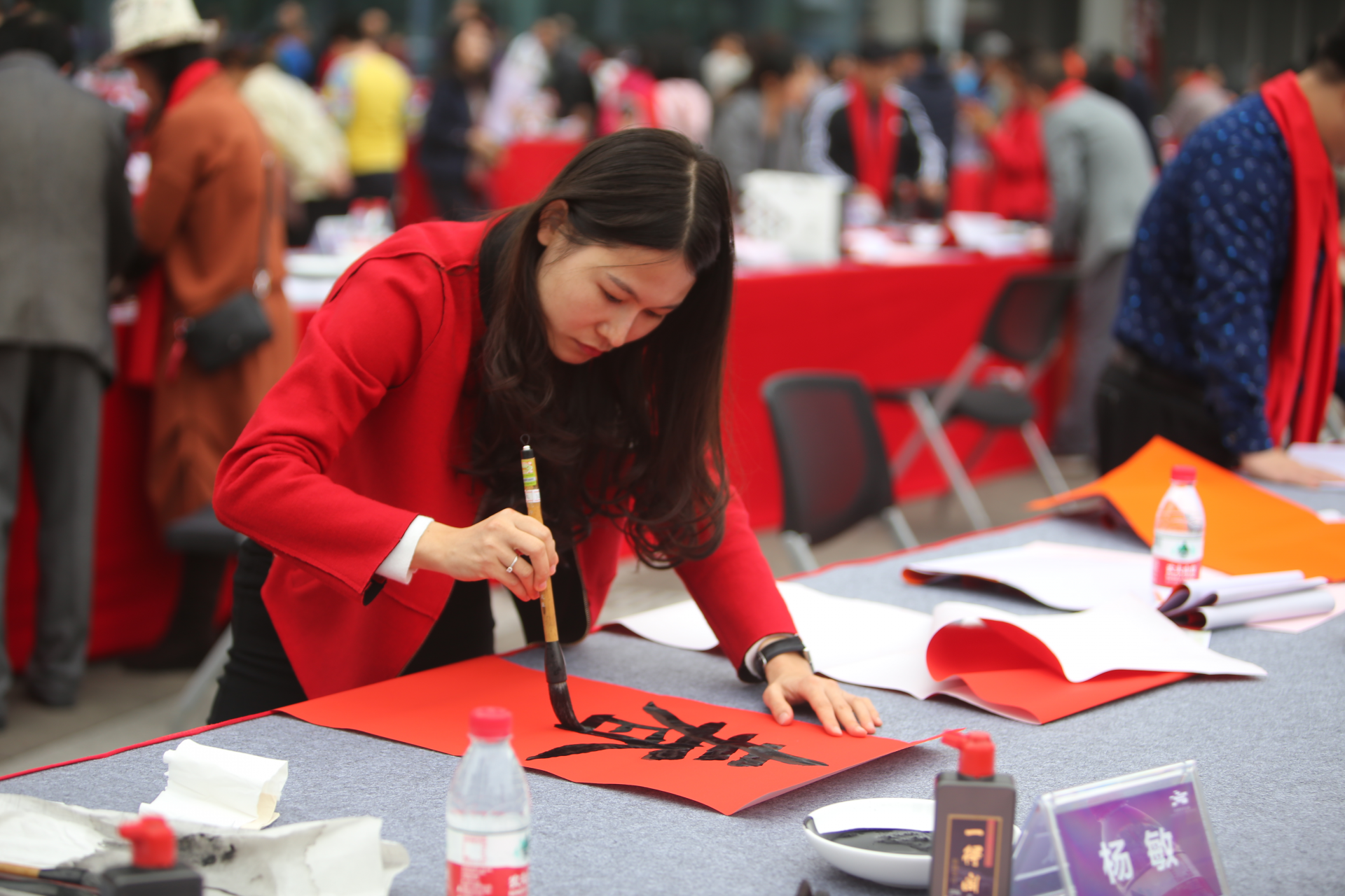 推动书法艺术全民普及，东莞书协不遗余力