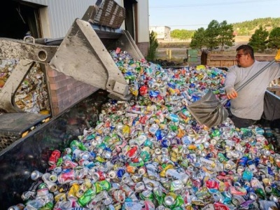 中国拒收洋垃圾两年，全球废品处理方式巨变