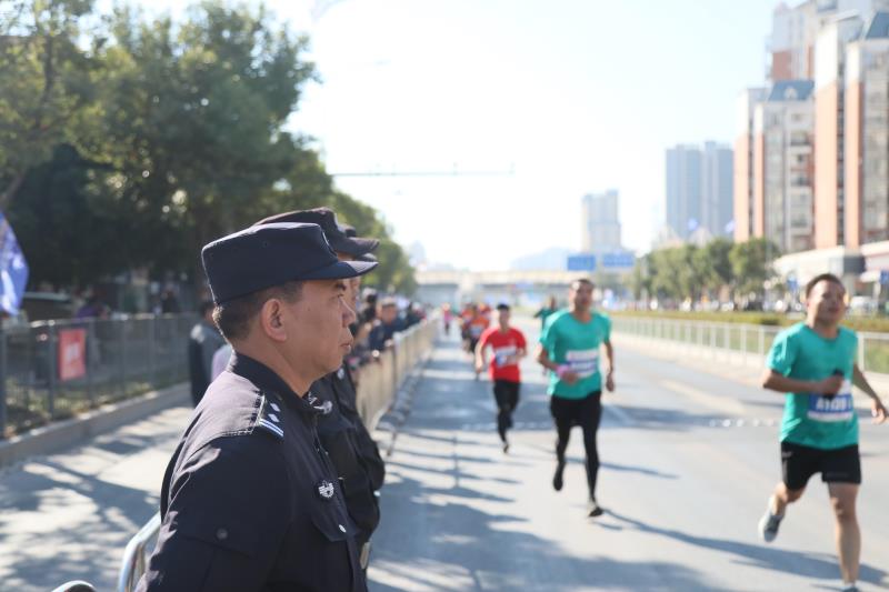 全力护航！龙华警方圆满完成2019龙华微马安保任务