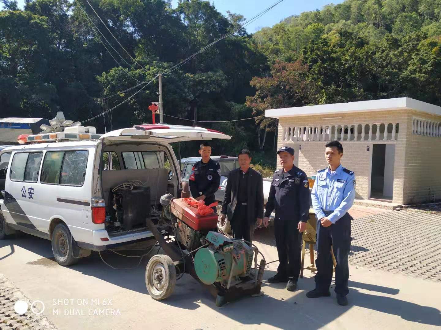摩托车经过瞬间发现端倪！深汕民警巡逻时截获一被盗发动机