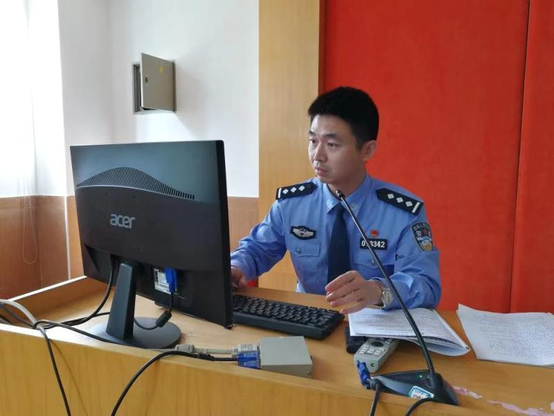 每日警星 | 袁源 : 主动心细服务群众