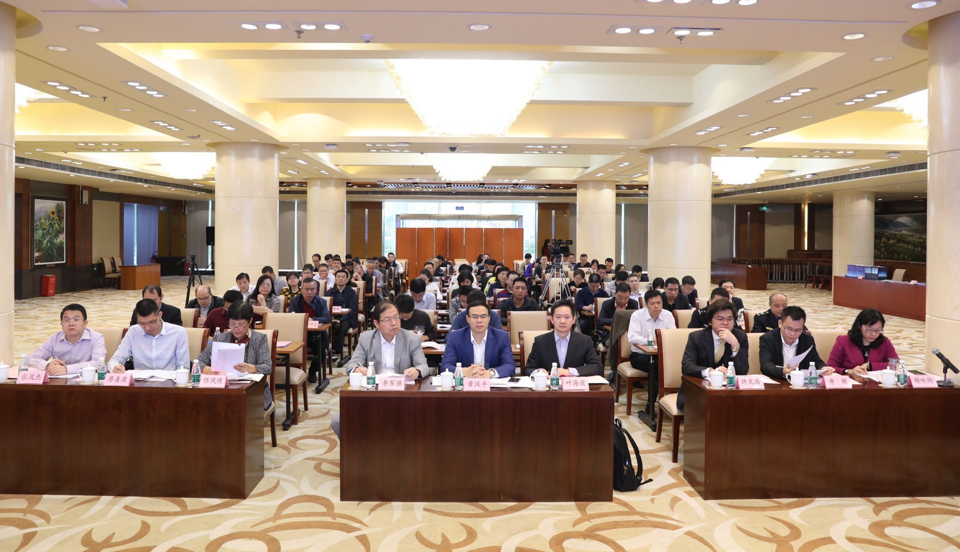普法工作要这么干！龙岗区首届普法工作评议会举行