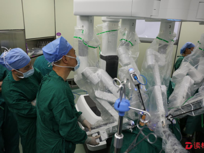 机器人进入手术室！罗湖医院集团首例第四代达芬奇机器人手术成功实施