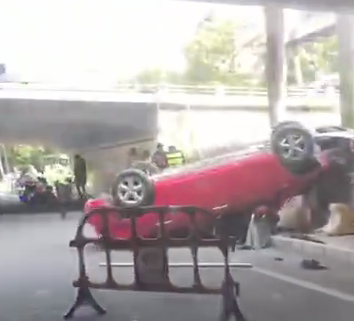突发！深南新洲立交一小车坠桥