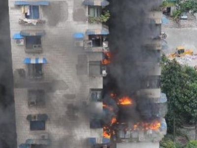 重庆一居民楼发生火灾 致6人死亡