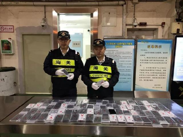 三辆小车夹藏走私手机370台，案值约175万元