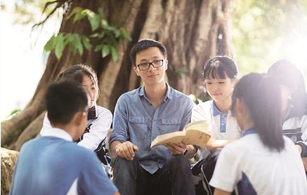 龙岗教师获“全人教育奖”提名奖