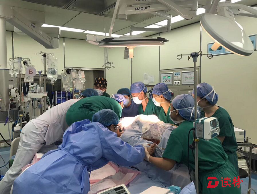 全身血换了三遍，罗湖医院团队将她从“产科死神”手中救回