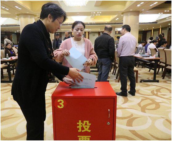 龙岗举行首场普法履职评议会