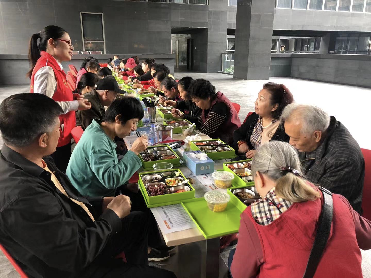 好玩又涨知识的慢病体验馆开馆了！市民可免费预约，还可预定营养餐 