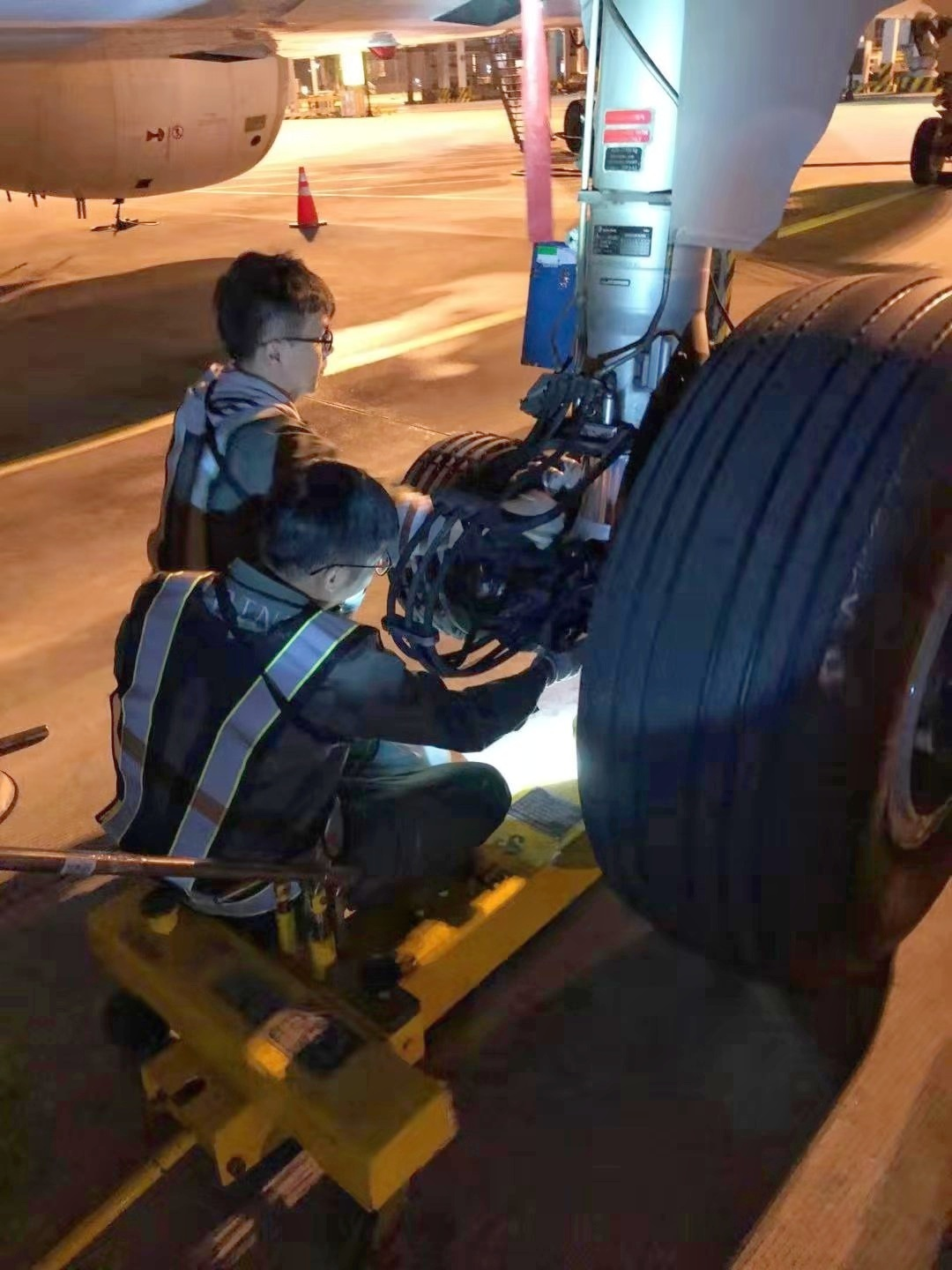 春秋航空承诺所有航线免费承运救援物资