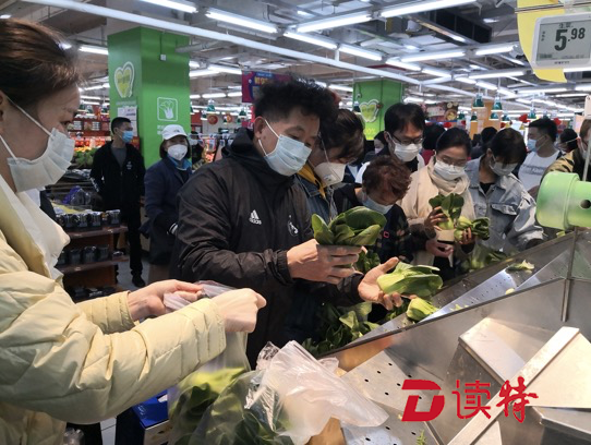 记者实地探访福田沃尔玛（红岭店）：超市民生食品供应充足