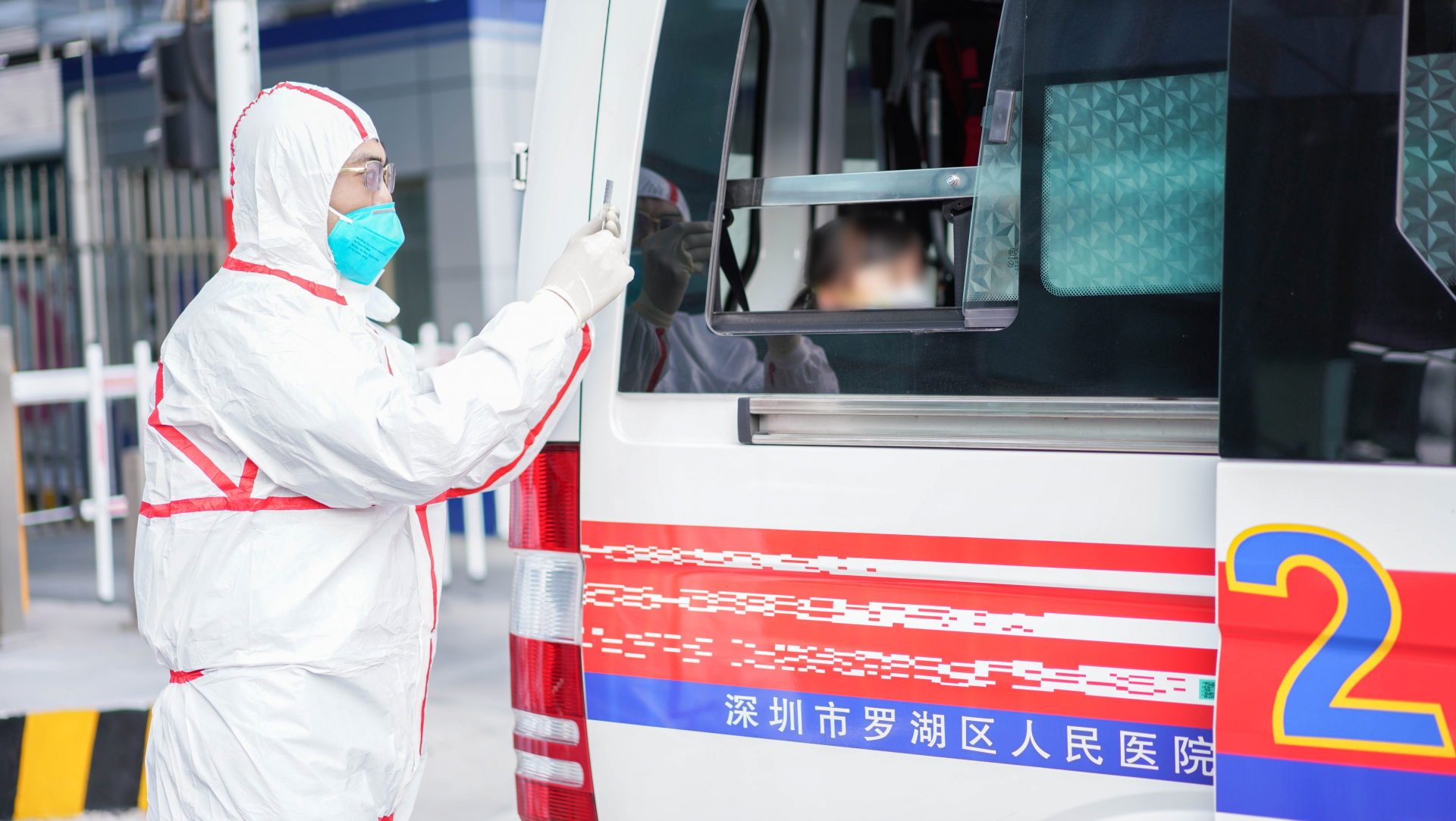 客运服务中断，生活保障不断，文锦渡边检站民警坚守岗位战疫情