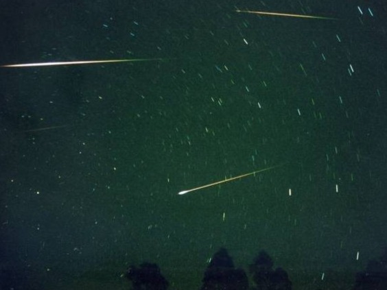 2020年第一场流星雨本周六要来了，你和谁一起看？