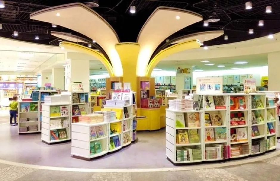坐拥7座超级书城、700多家实体书店！深圳获评“年度书店之都”