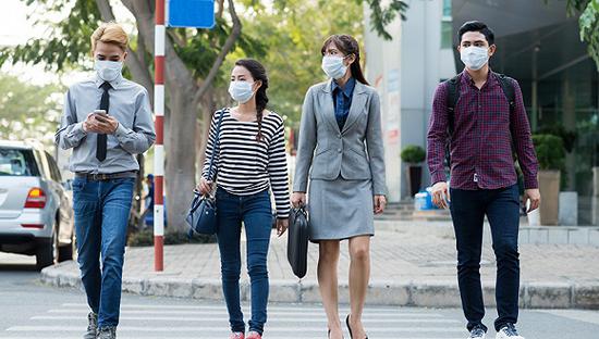 广东密集出台新型肺炎防控指引，与人谈话尽量保持1米以上距离