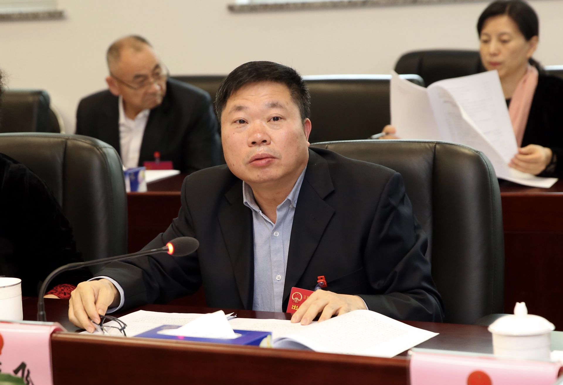 市人大代表、光明区委常委、政法委书记何奕飞： 打造公共法律服务示范之城 