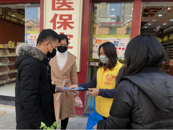 70多名社工参与疫情防控工作 他们活跃在社区为居民提供多项服务