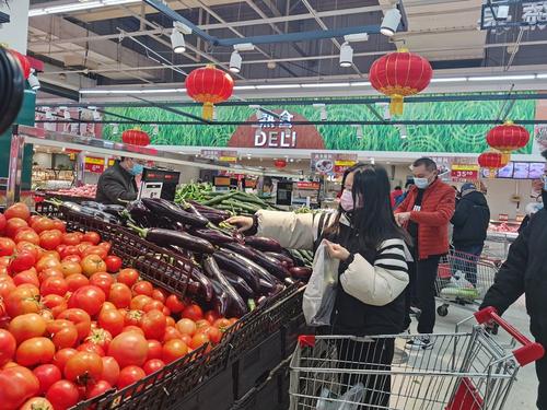 国家发改委：生活物资储备充足 供应有保障