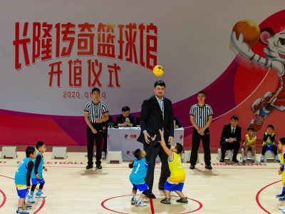 这个周末，来了CBA最大的腕中国最高的人