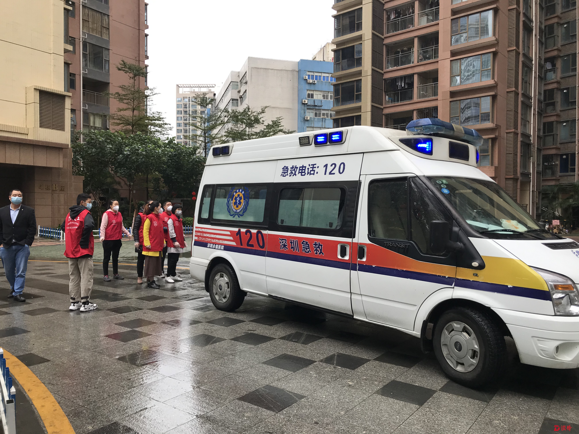 鼠年宝宝要出生 邻居为临盆孕妇戴口罩